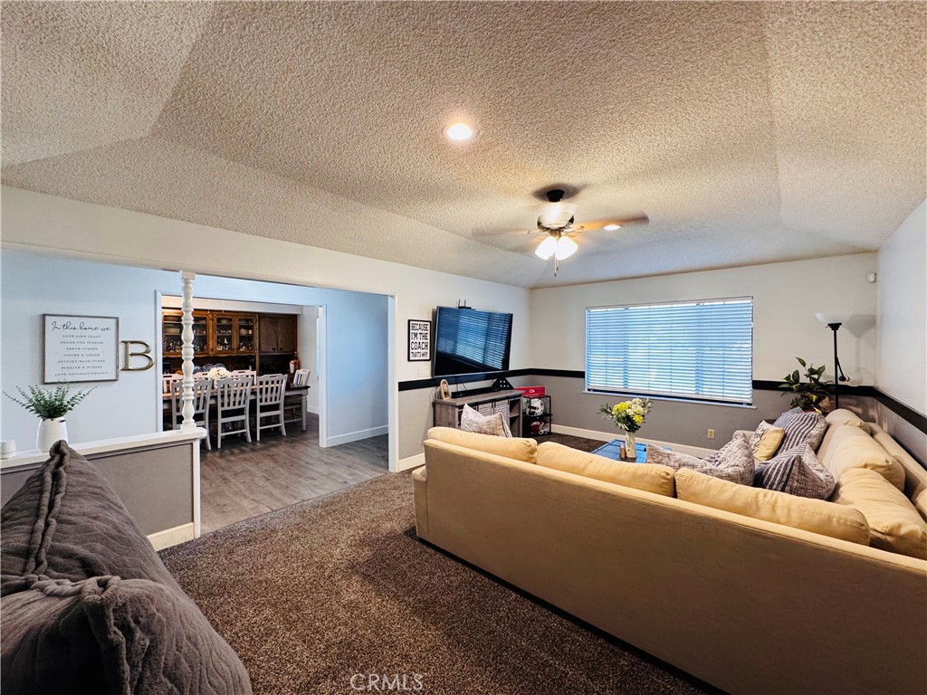 2560 Chestnut, Hanford, CA 93230