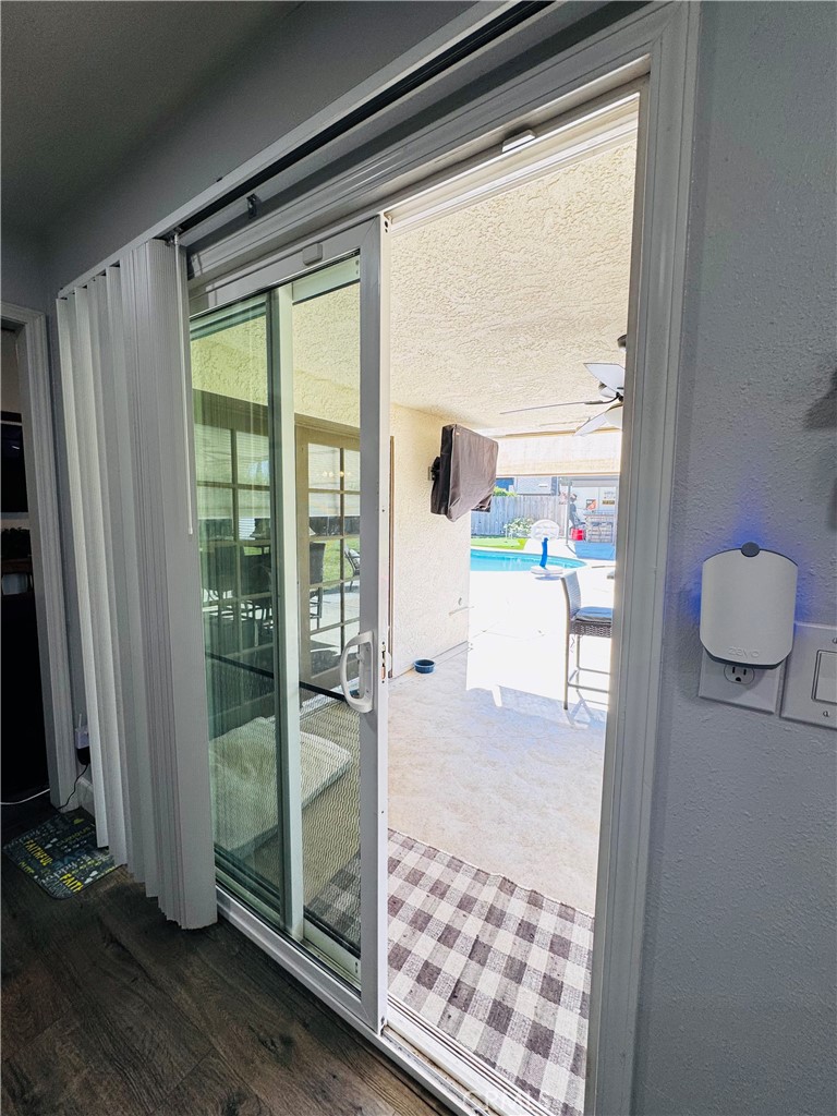 2560 Chestnut, Hanford, CA 93230