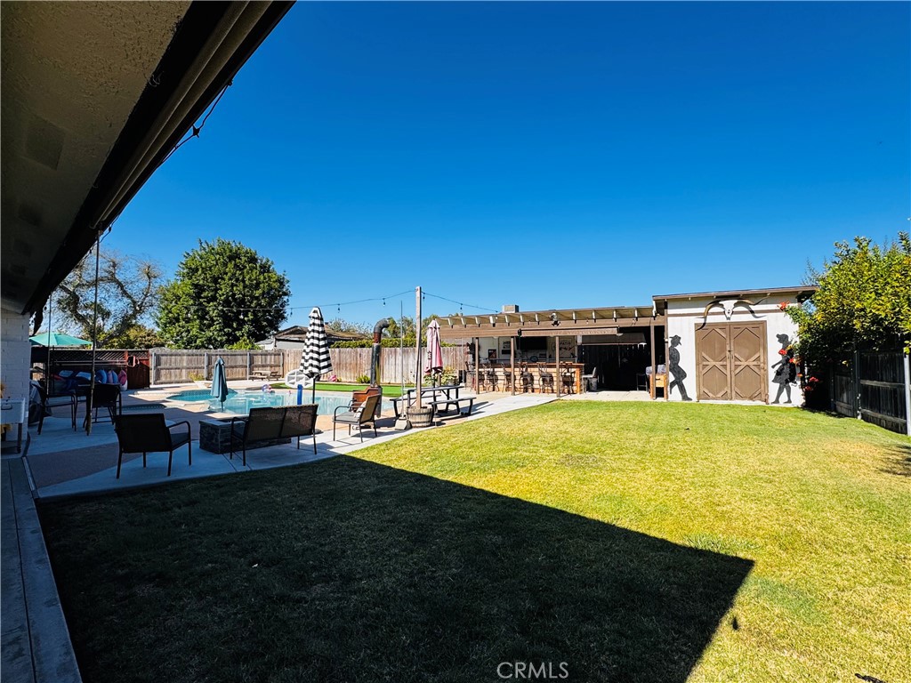 2560 Chestnut, Hanford, CA 93230
