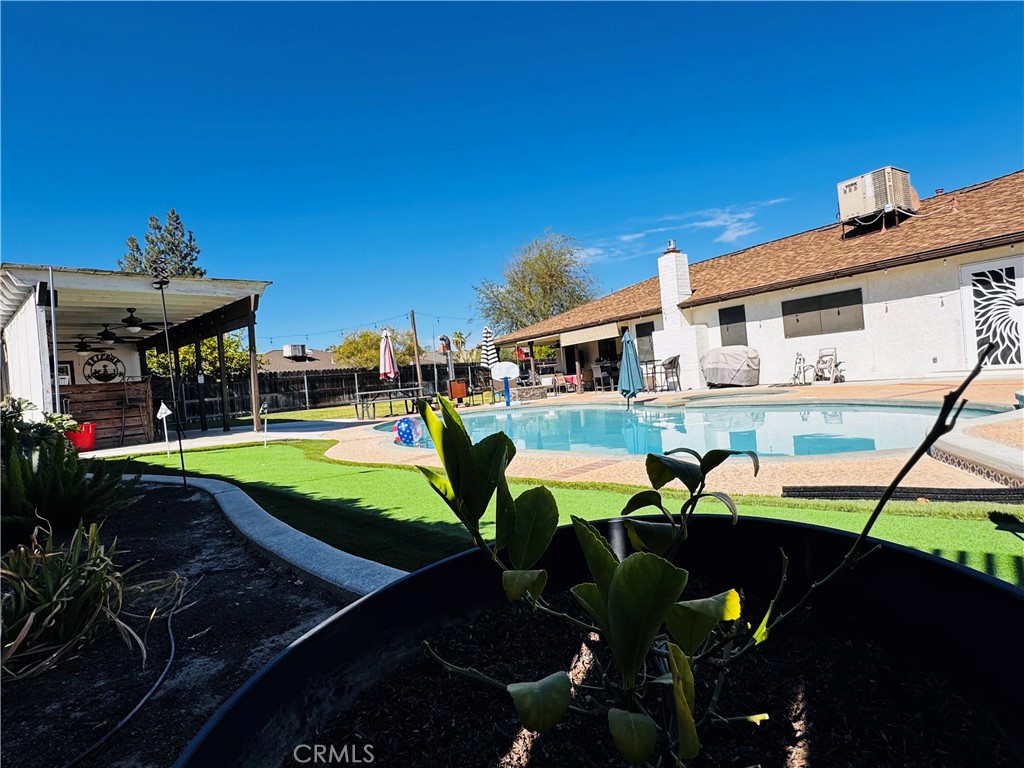 2560 Chestnut, Hanford, CA 93230