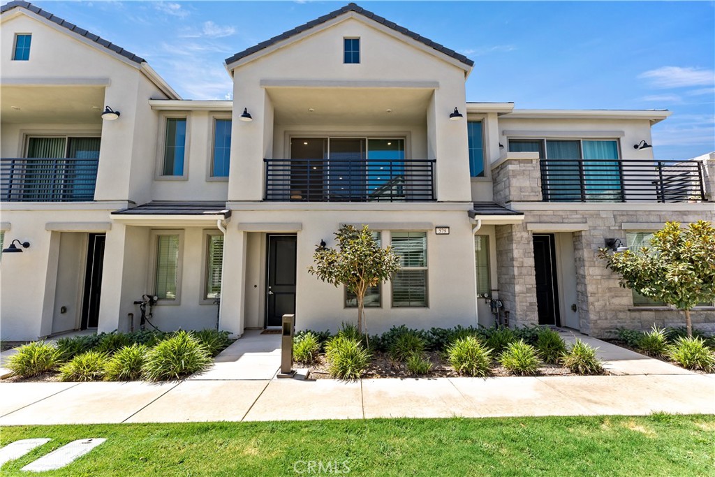 579 N Adler, Clovis, CA 93611