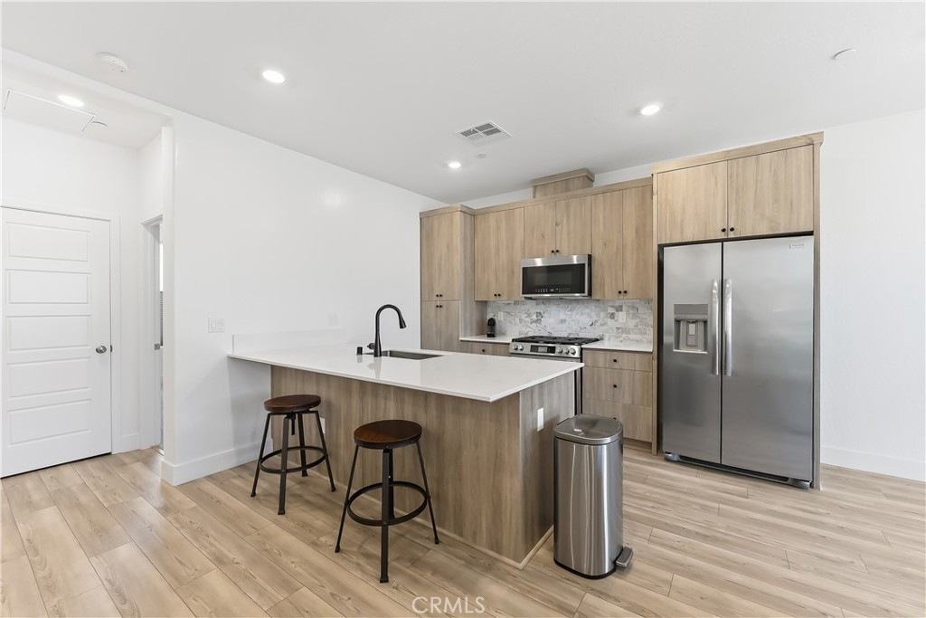 579 N Adler, Clovis, CA 93611