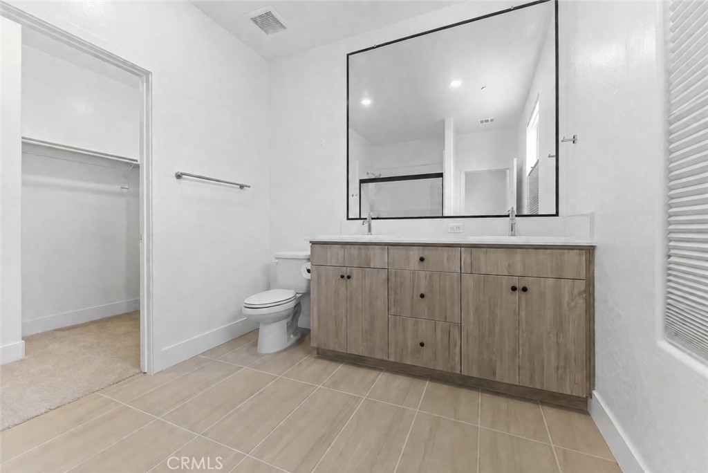 579 N Adler, Clovis, CA 93611