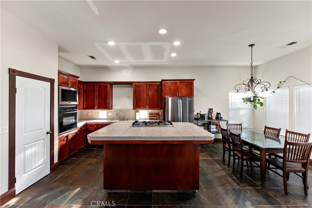 30047 Avenue 20, Madera, CA 93638