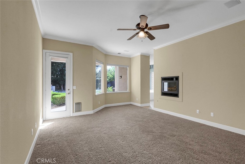 9514 N Larkspur Ave, Fresno, CA 93720