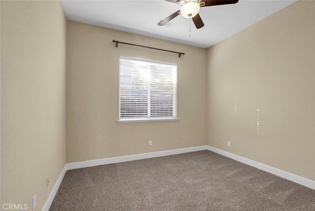 9514 N Larkspur Ave, Fresno, CA 93720