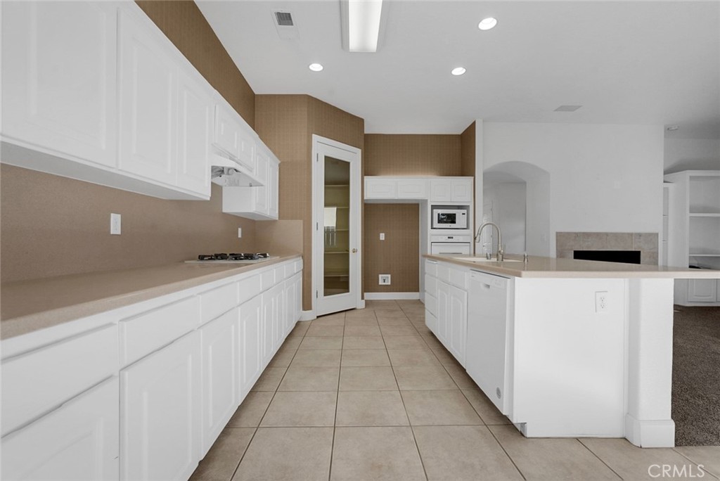 9514 N Larkspur Ave, Fresno, CA 93720