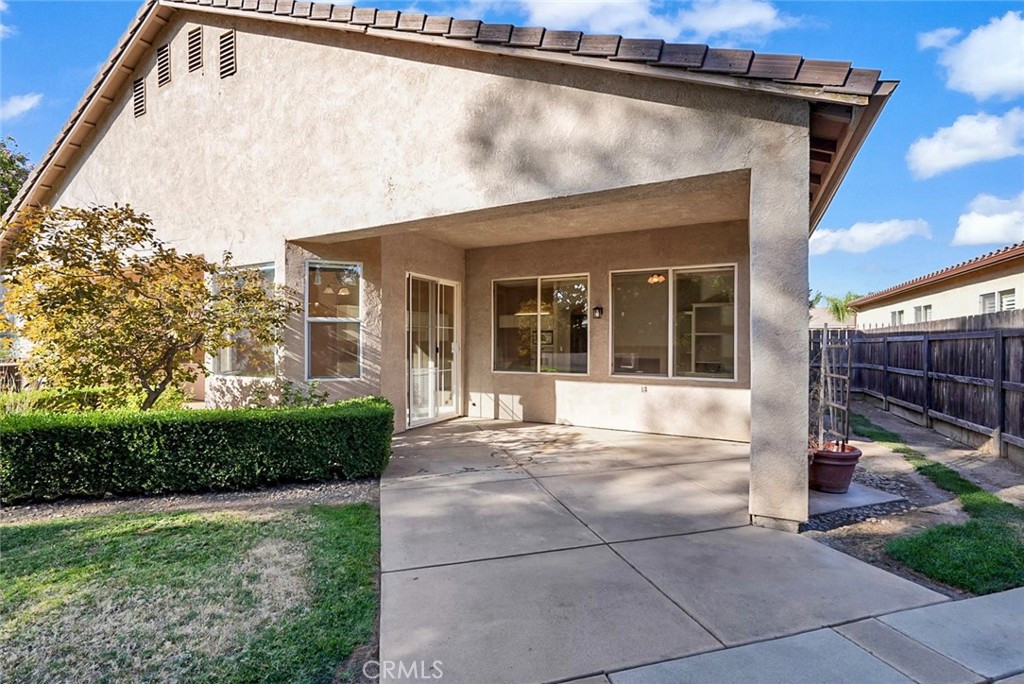 9514 N Larkspur Ave, Fresno, CA 93720