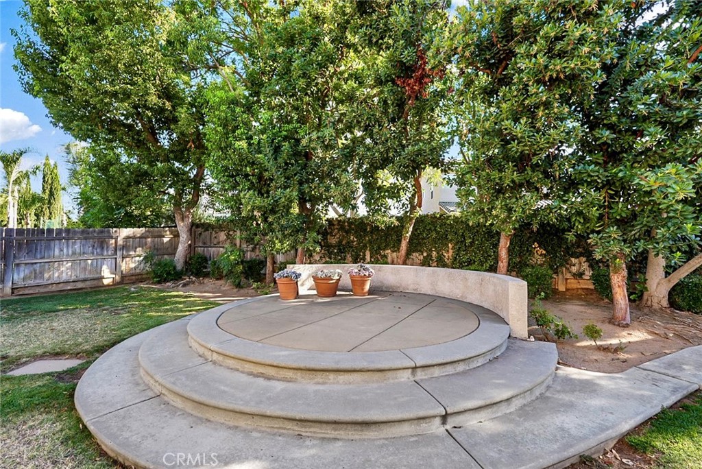 9514 N Larkspur Ave, Fresno, CA 93720