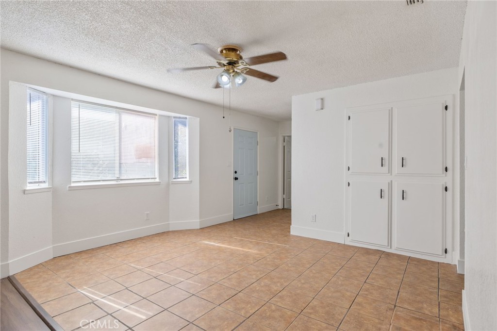 5451 W Santa Ana Ave, Fresno, CA 93722