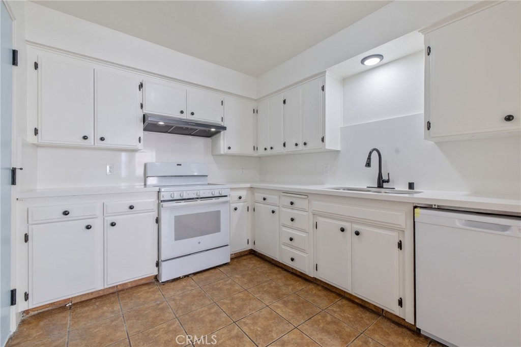 5451 W Santa Ana Ave, Fresno, CA 93722