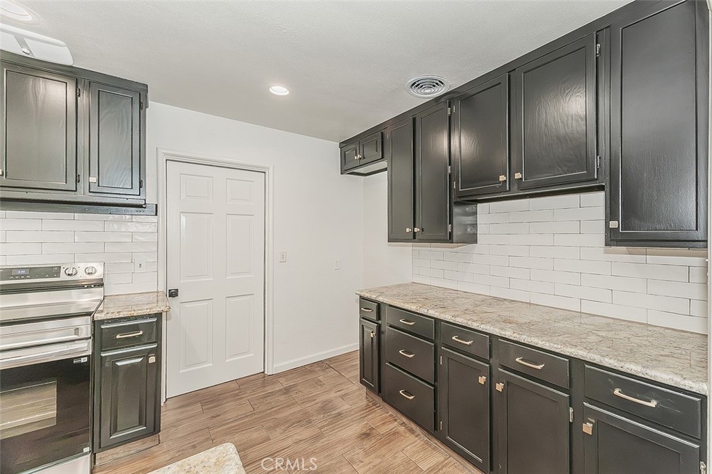 1551 E Almendra, Fresno, CA 93710