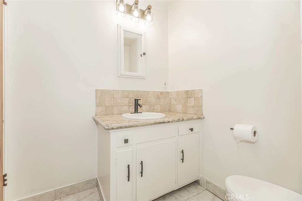 1551 E Almendra, Fresno, CA 93710