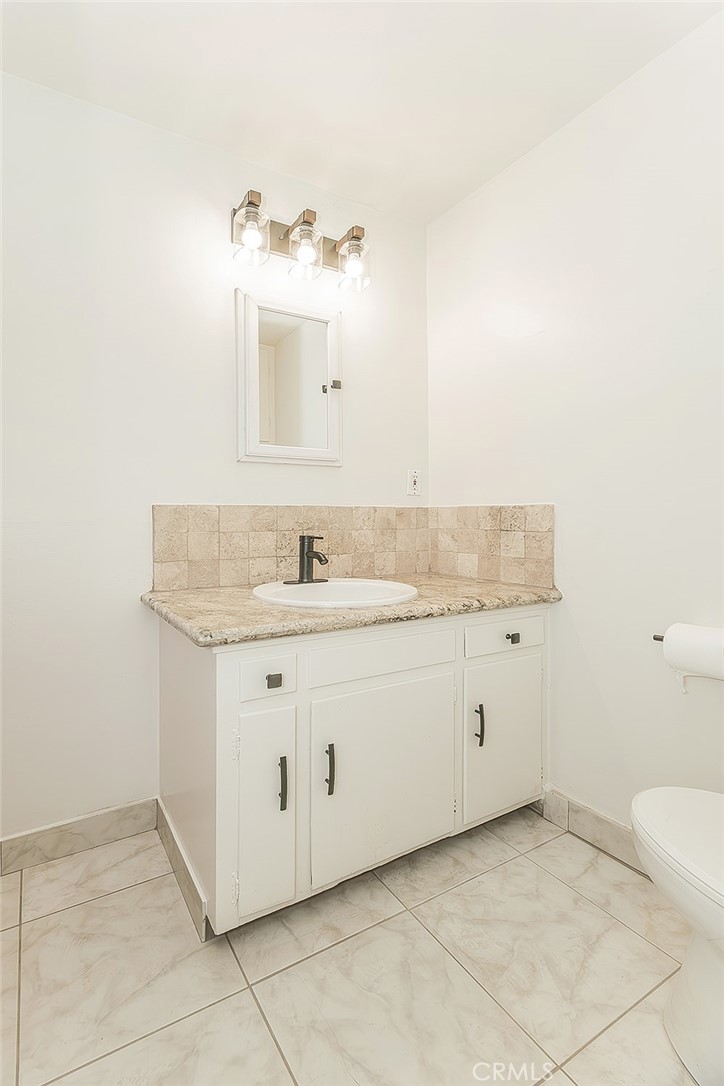 1551 E Almendra, Fresno, CA 93710