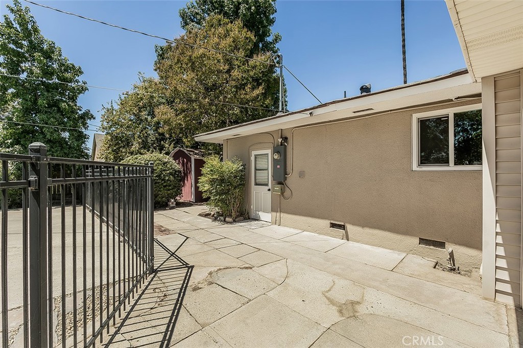1551 E Almendra, Fresno, CA 93710