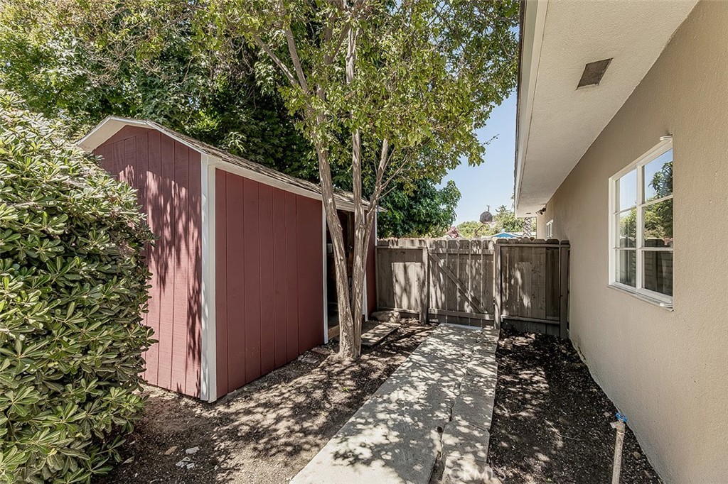 1551 E Almendra, Fresno, CA 93710