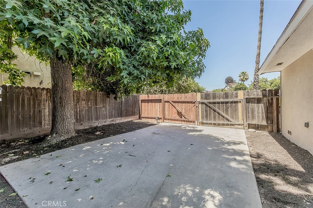 1551 E Almendra, Fresno, CA 93710