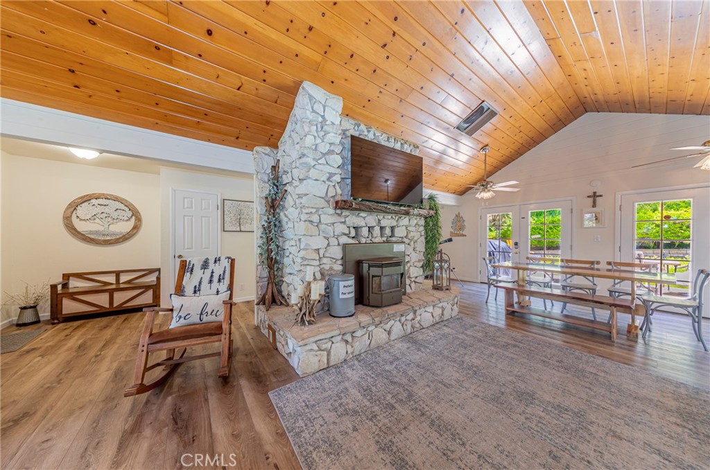 42395 Maples Ln, Oakhurst, CA 93644