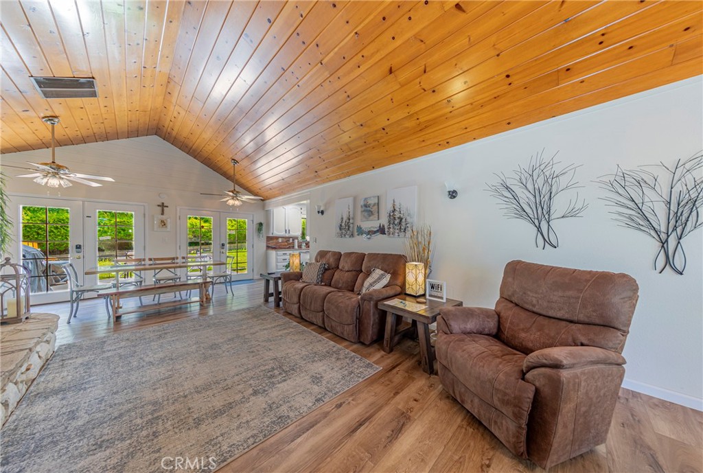 42395 Maples Ln, Oakhurst, CA 93644