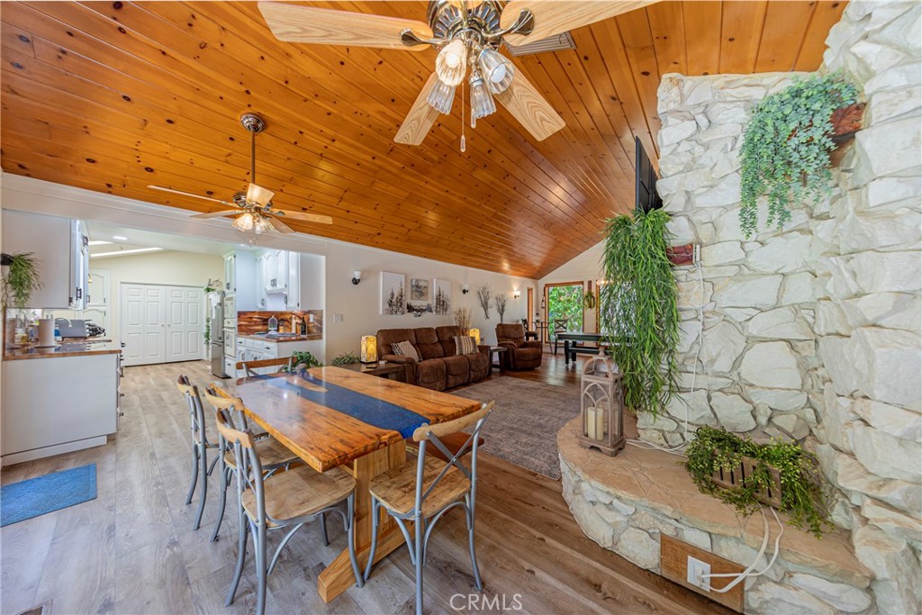 42395 Maples Ln, Oakhurst, CA 93644