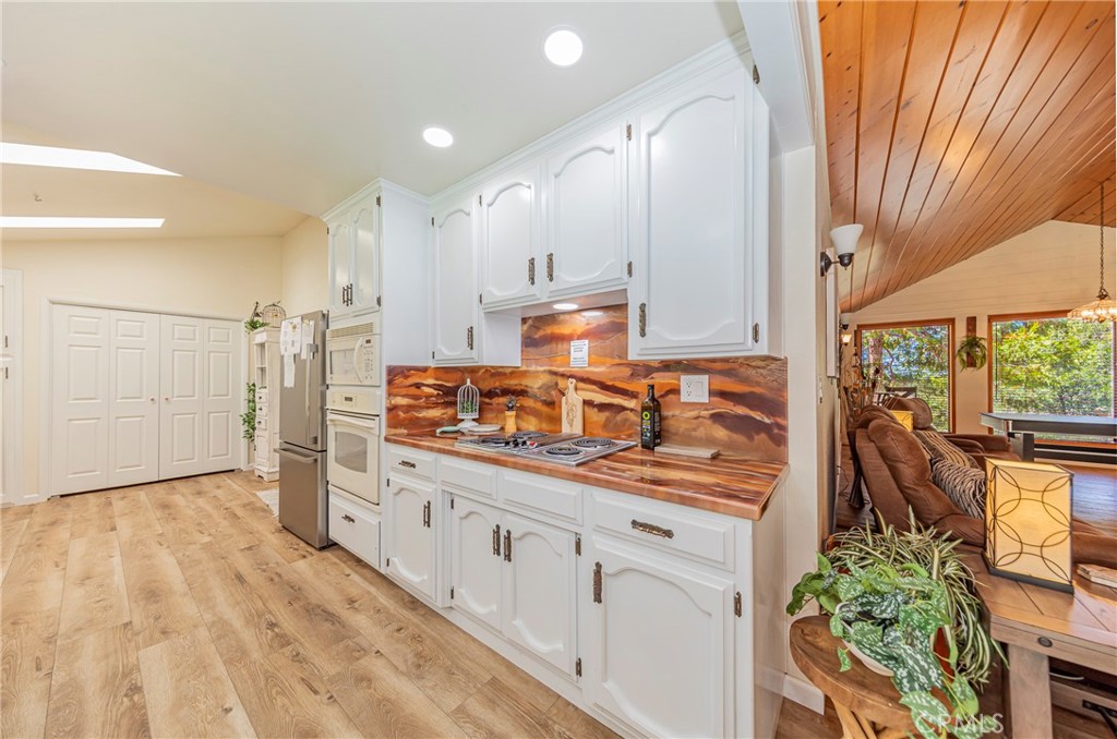42395 Maples Ln, Oakhurst, CA 93644
