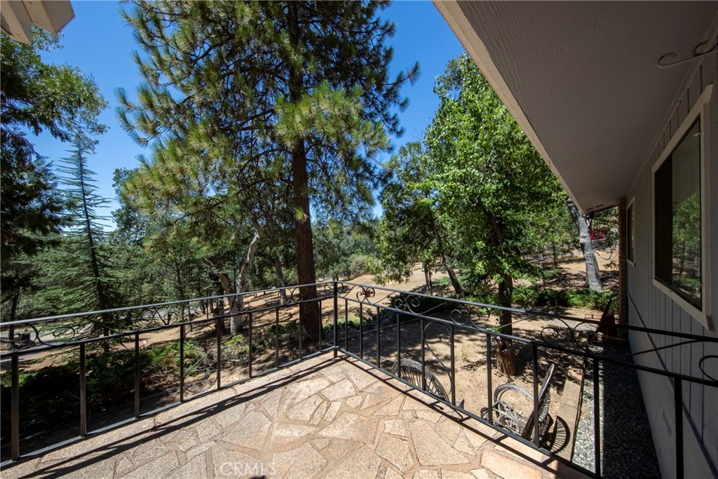 42395 Maples Ln, Oakhurst, CA 93644