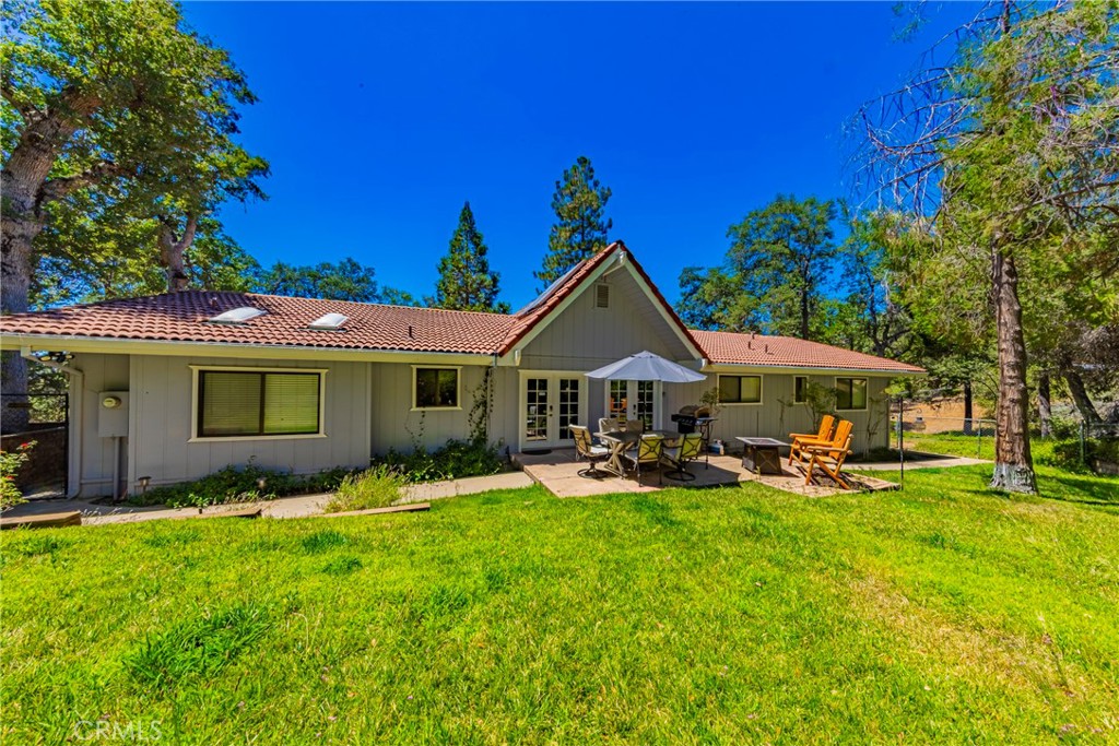 42395 Maples Ln, Oakhurst, CA 93644