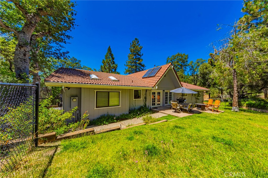 42395 Maples Ln, Oakhurst, CA 93644