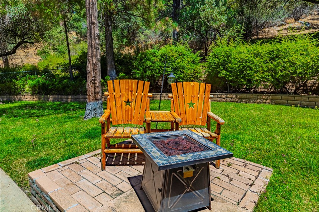 42395 Maples Ln, Oakhurst, CA 93644
