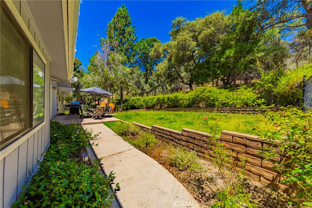 42395 Maples Ln, Oakhurst, CA 93644