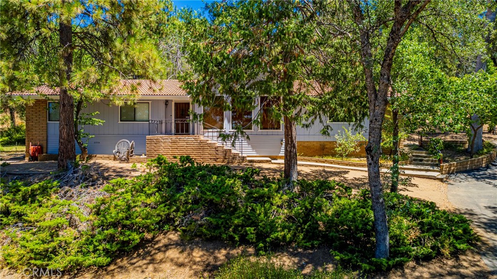 42395 Maples Ln, Oakhurst, CA 93644