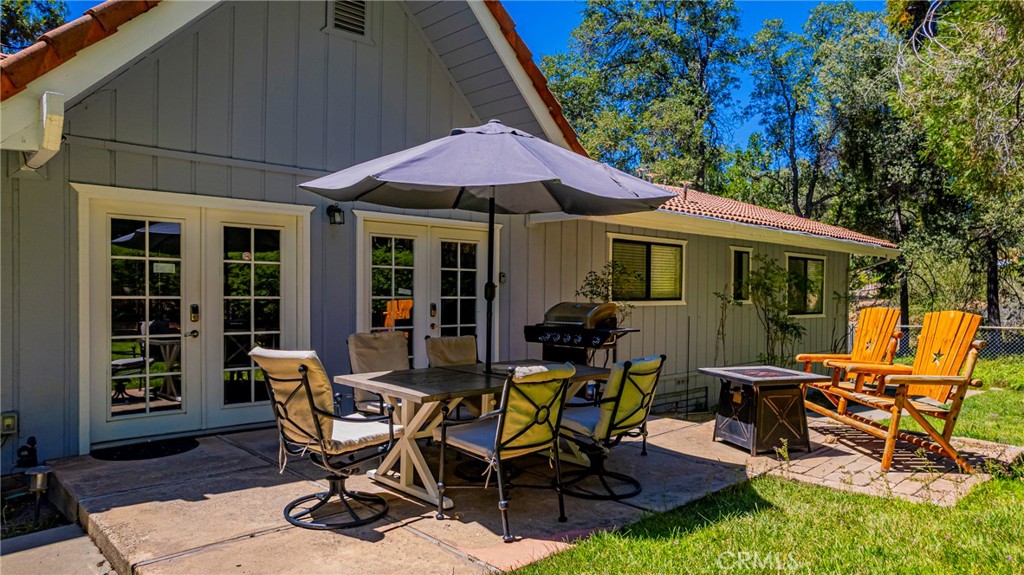 42395 Maples Ln, Oakhurst, CA 93644