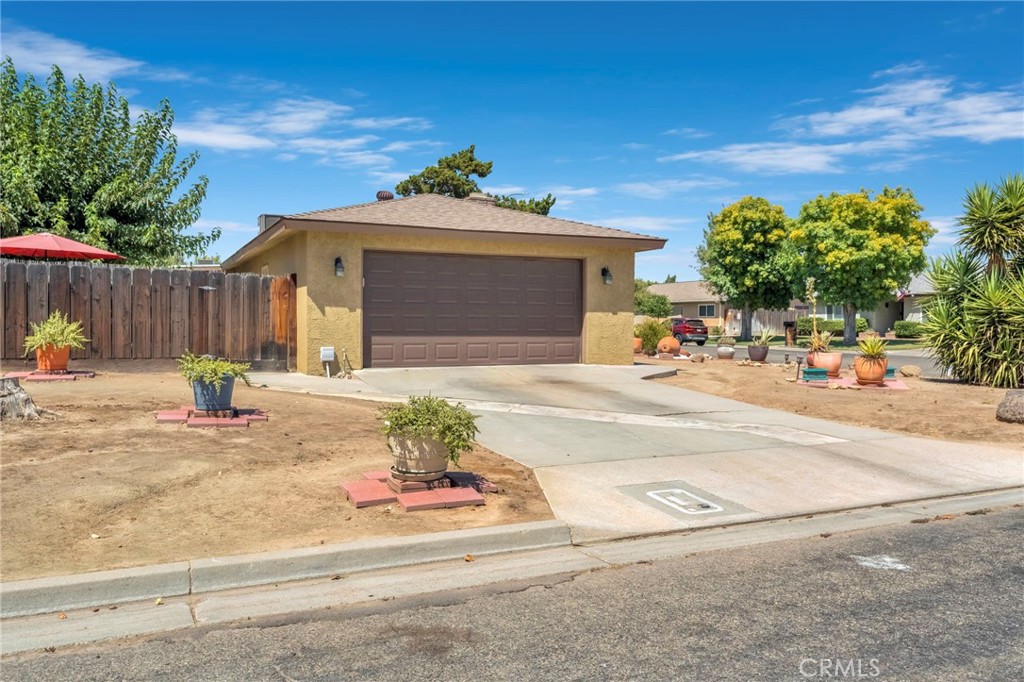 404 Fall, Madera, CA 93637