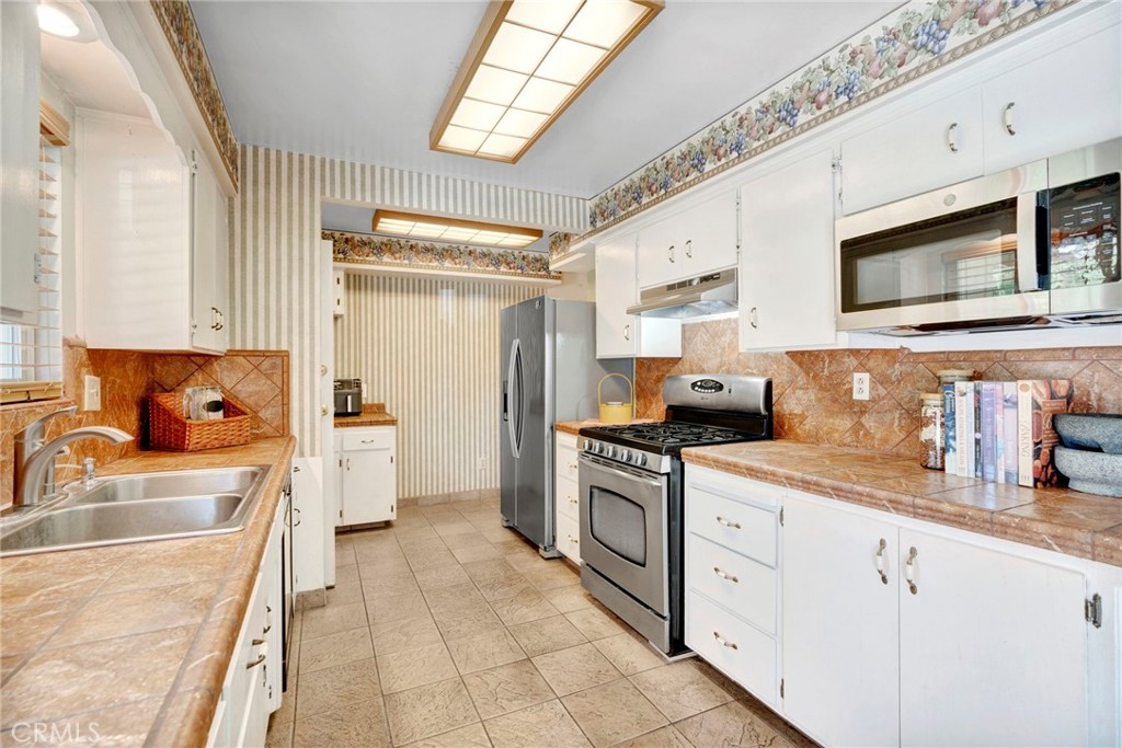 404 Fall, Madera, CA 93637