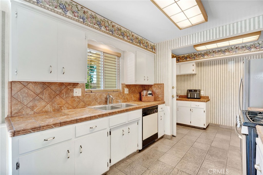 404 Fall, Madera, CA 93637