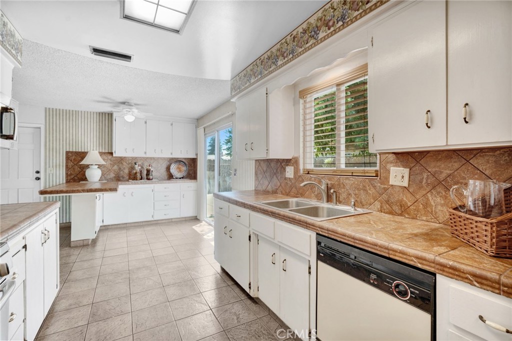 404 Fall, Madera, CA 93637