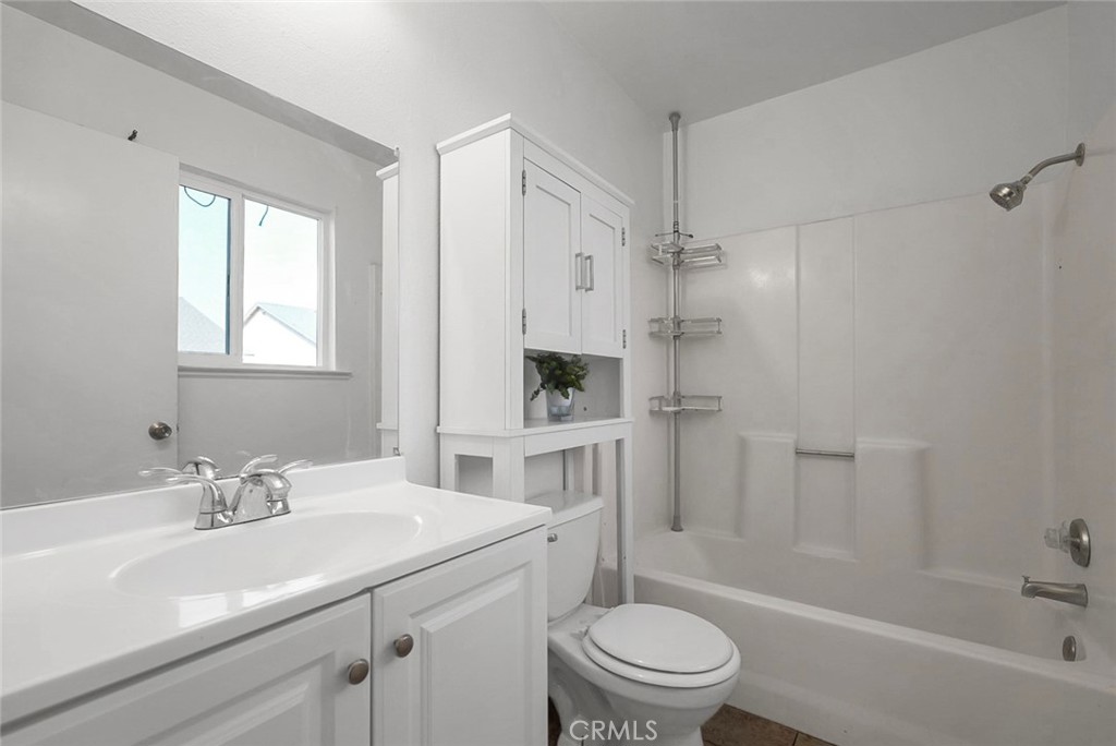 2122 Harrison Ct, Chowchilla, CA 93610