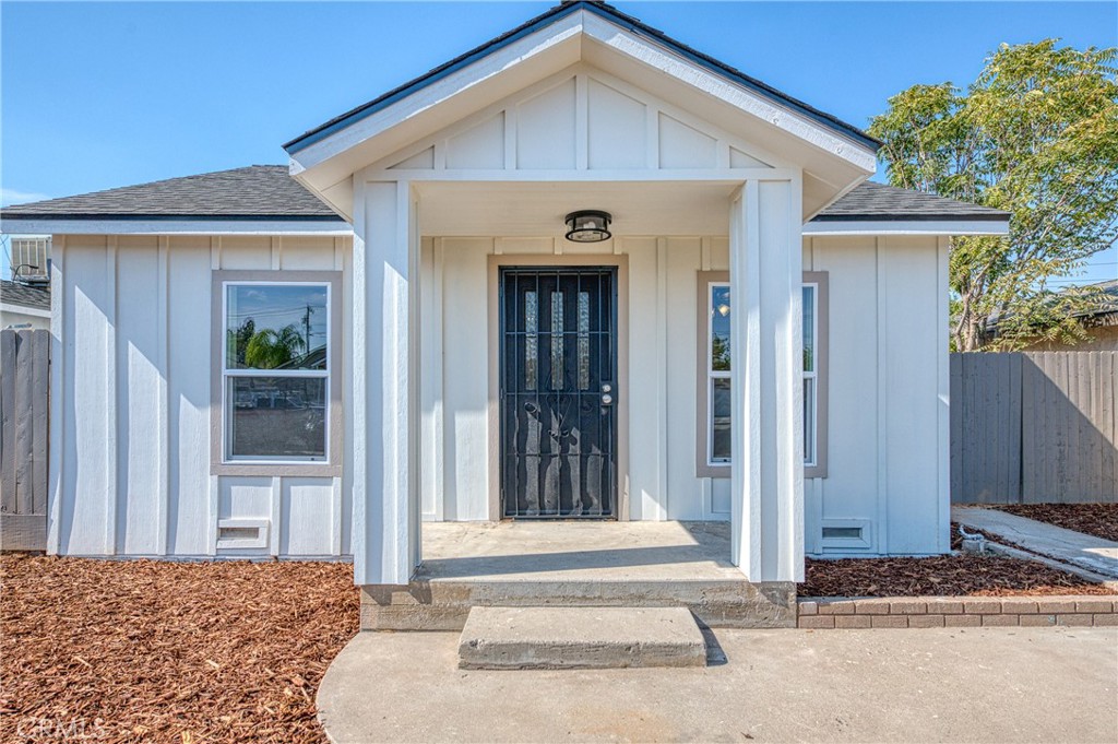 1651 5th St, Clovis, CA 93611