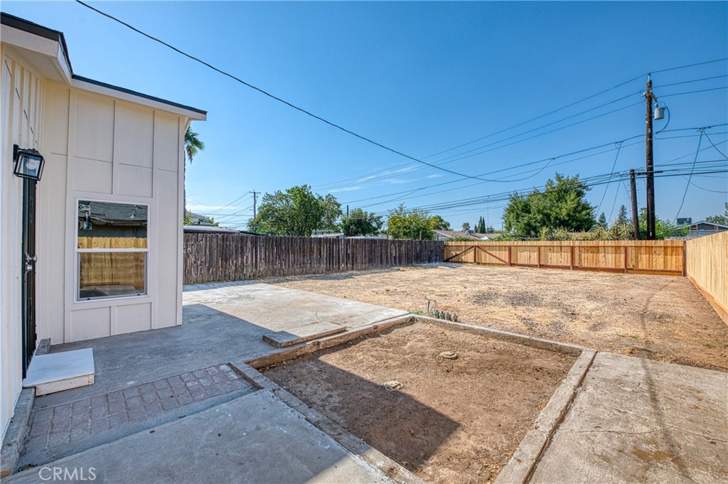 1651 5th St, Clovis, CA 93611