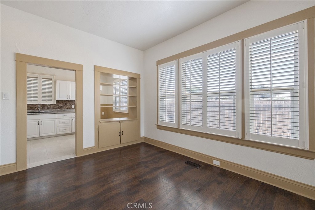 112 Irwin Ct, Hanford, CA 93230