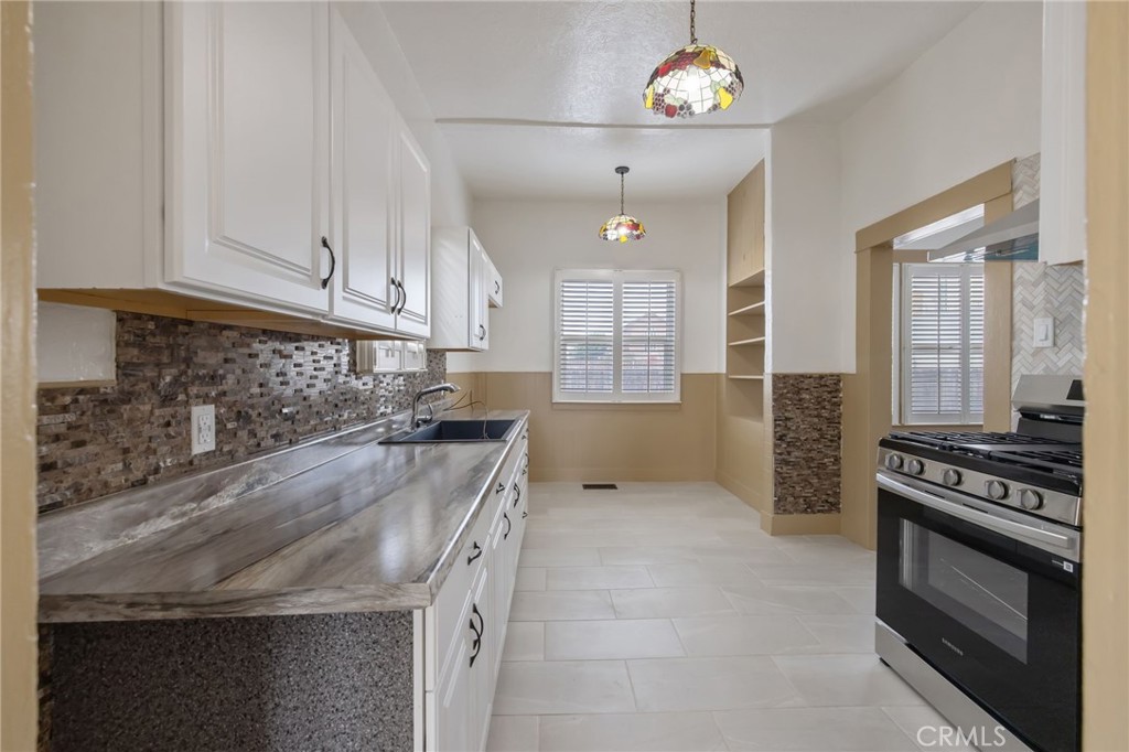 112 Irwin Ct, Hanford, CA 93230