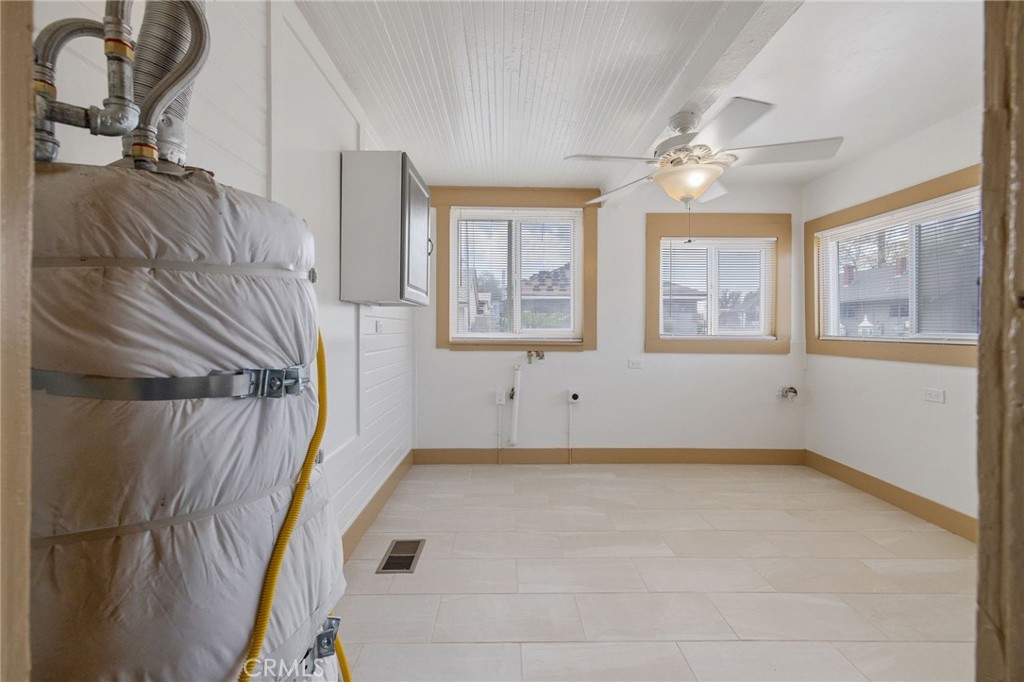 112 Irwin Ct, Hanford, CA 93230