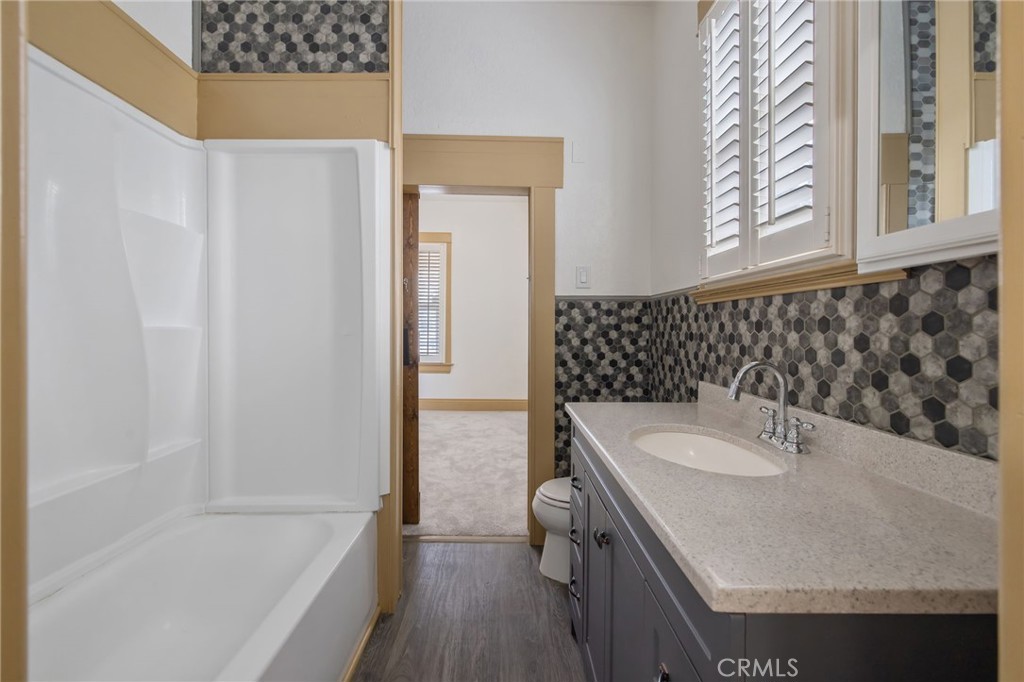 112 Irwin Ct, Hanford, CA 93230