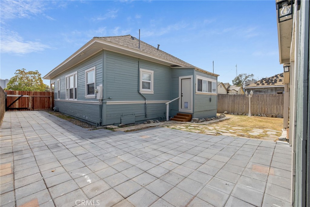 112 Irwin Ct, Hanford, CA 93230