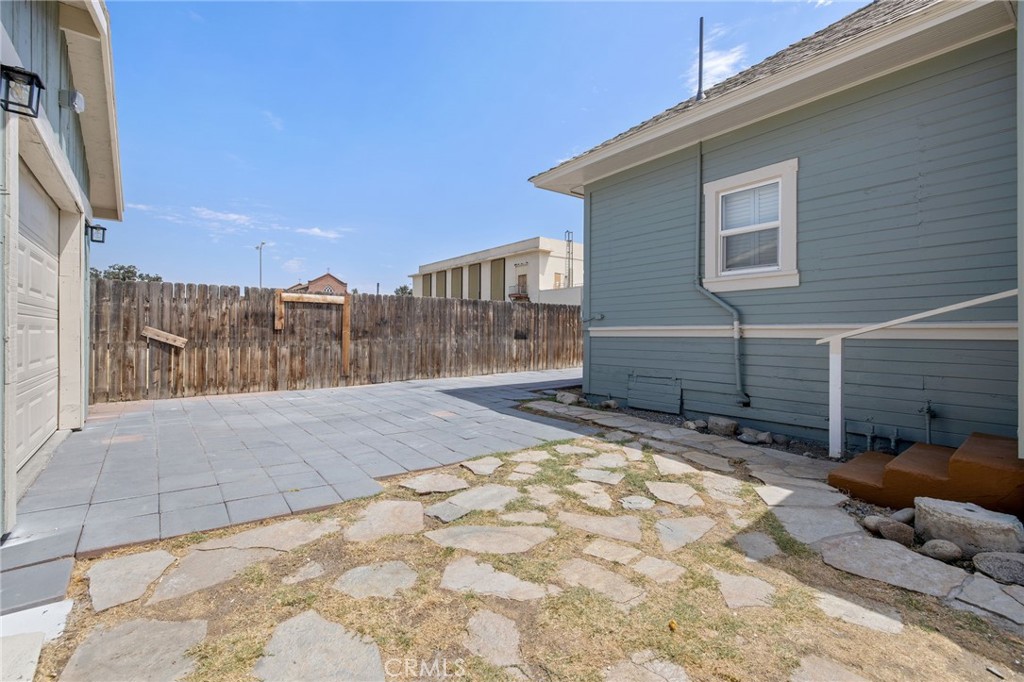 112 Irwin Ct, Hanford, CA 93230