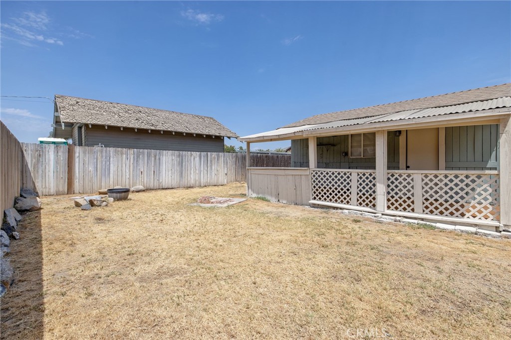 112 Irwin Ct, Hanford, CA 93230