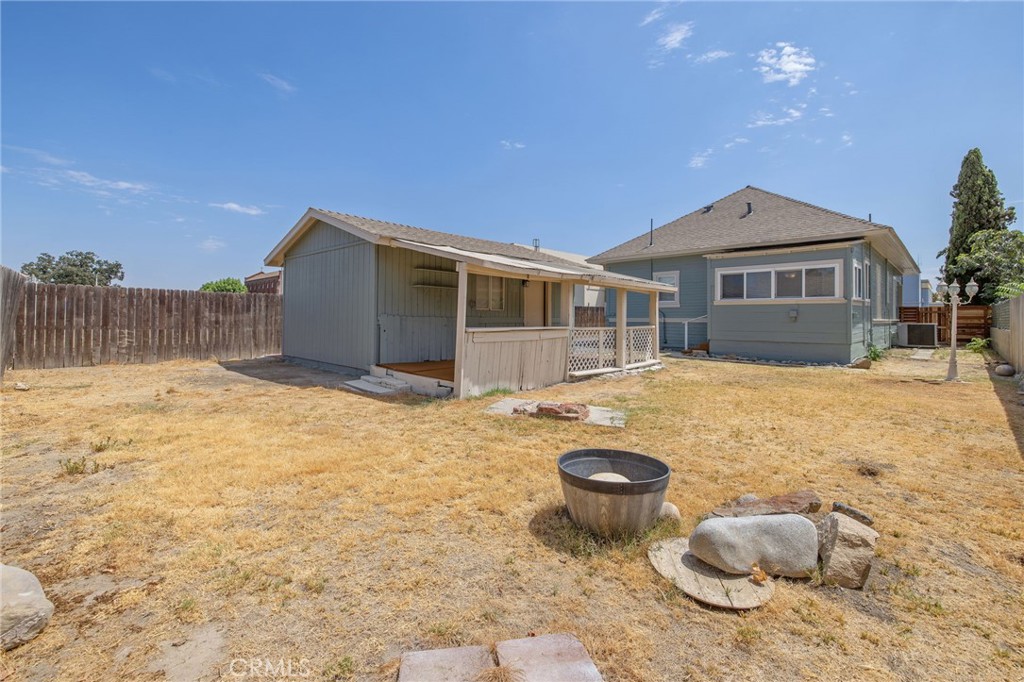 112 Irwin Ct, Hanford, CA 93230