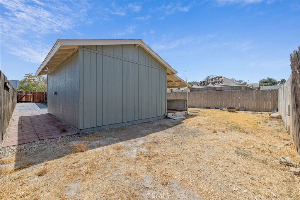 112 Irwin Ct, Hanford, CA 93230