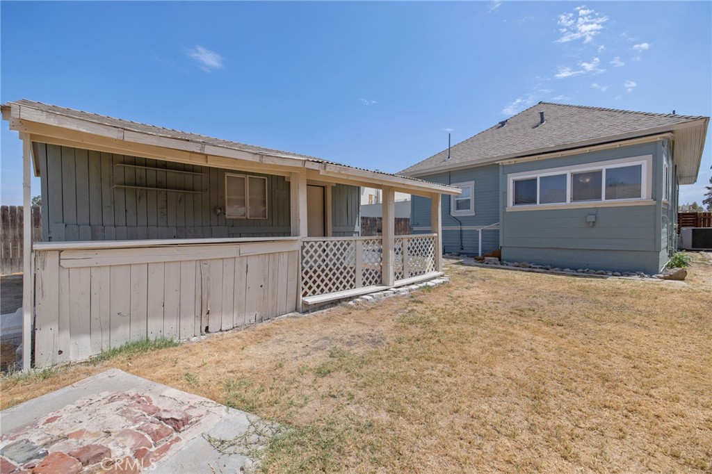 112 Irwin Ct, Hanford, CA 93230