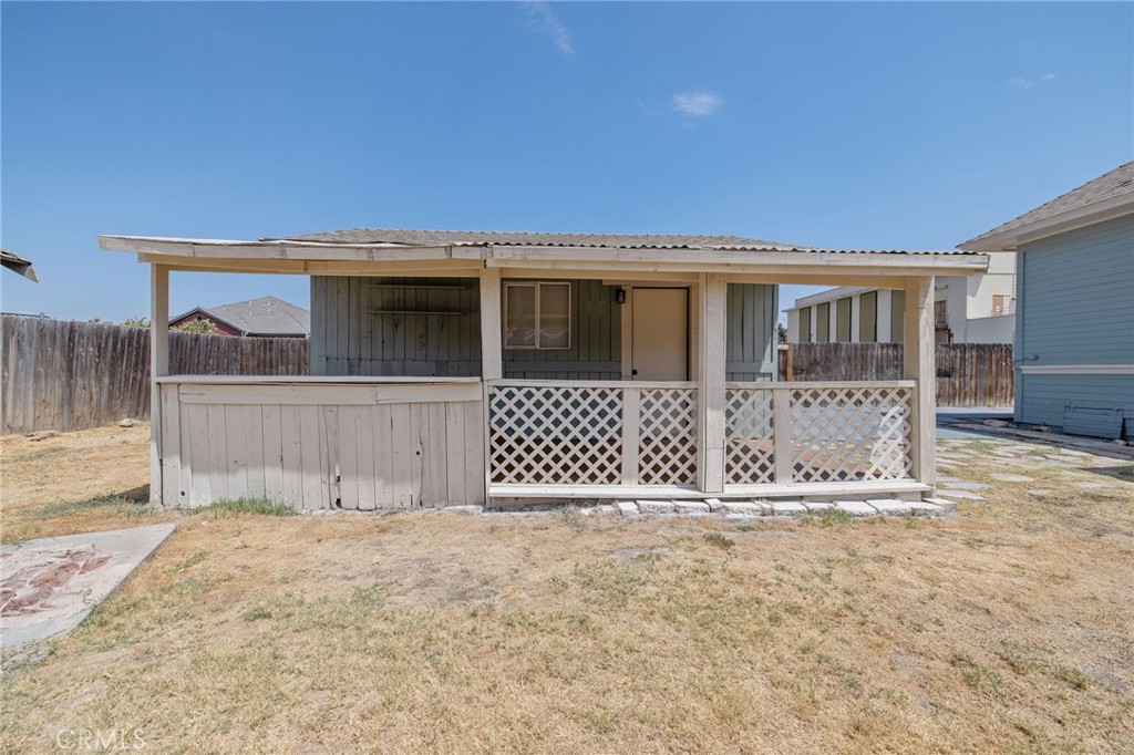 112 Irwin Ct, Hanford, CA 93230